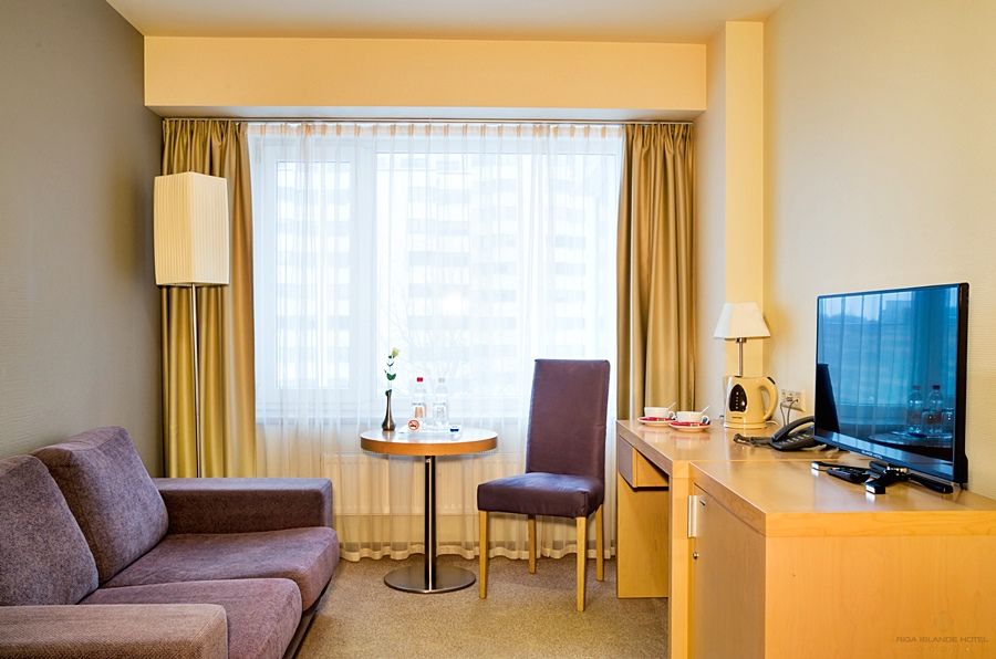 Hotel Islande With Free Parking 4*