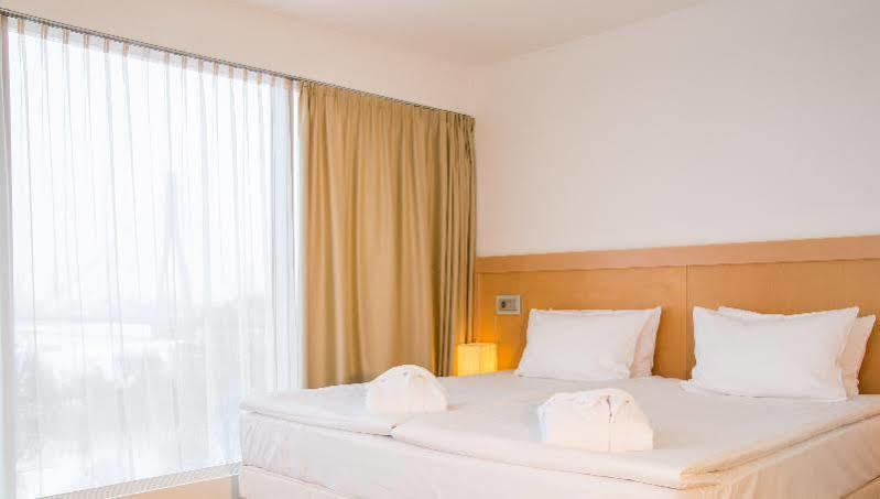 Hotel Islande With Free Parking 4*